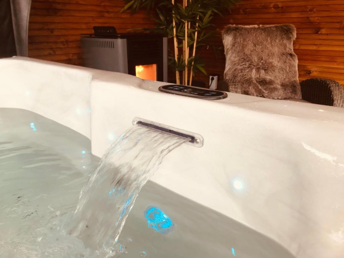 Hotel Le Fenil Celles  외부 사진